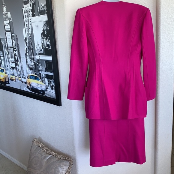 LOUIS FERAUD trophy vintage pink wool suit, tailored skirt & jacket. 6 EUC - Picture 8 of 17